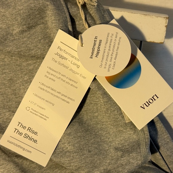 Vuori Performance Jogger Long Pale Grey Heather Small NWT - Picture 4 of 5